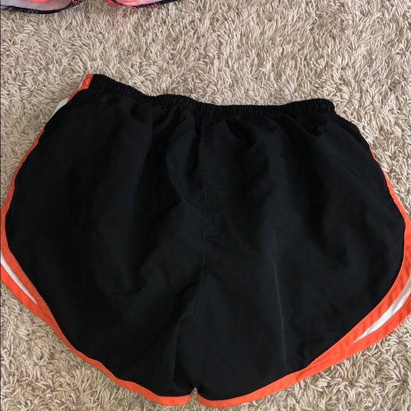Women’s Nike Shorts - Picture 2 of 4